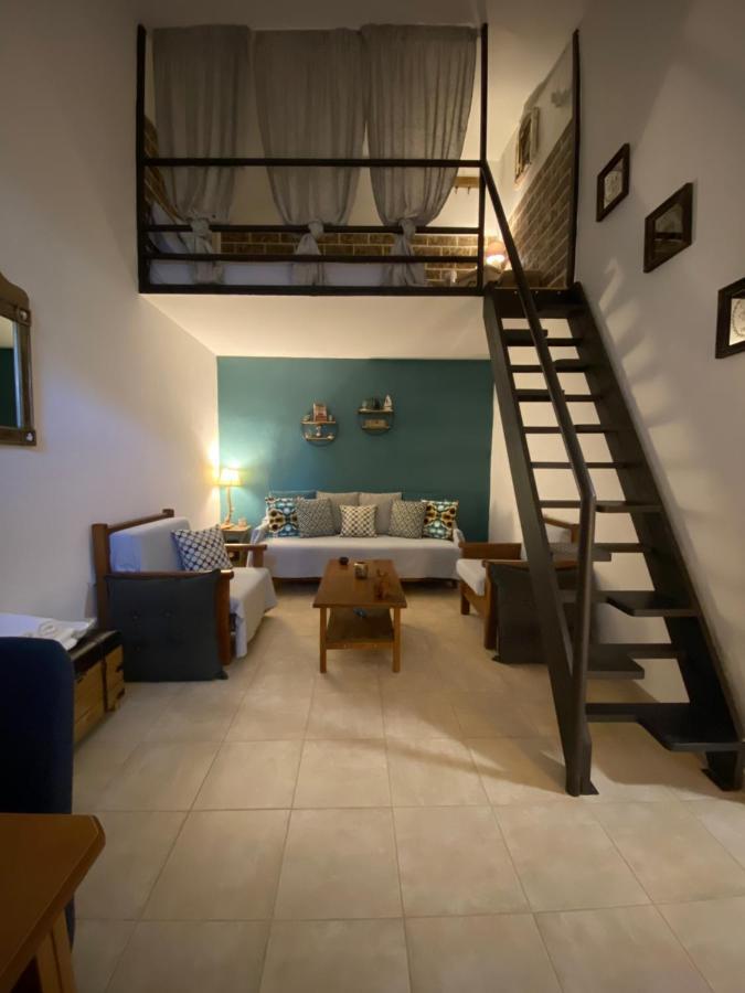 דירות Small Cosy House Lávrion מראה חיצוני תמונה